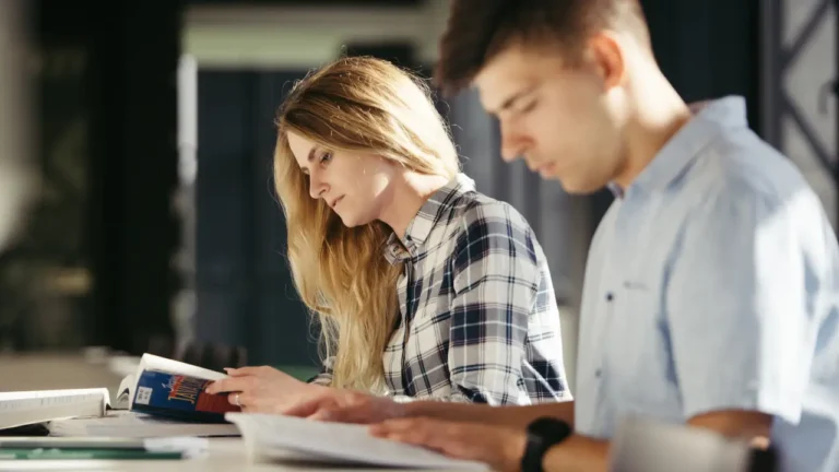 Perché Studiare Psicologia: Vantaggi, Opportunità di Carriera e Crescita Personale